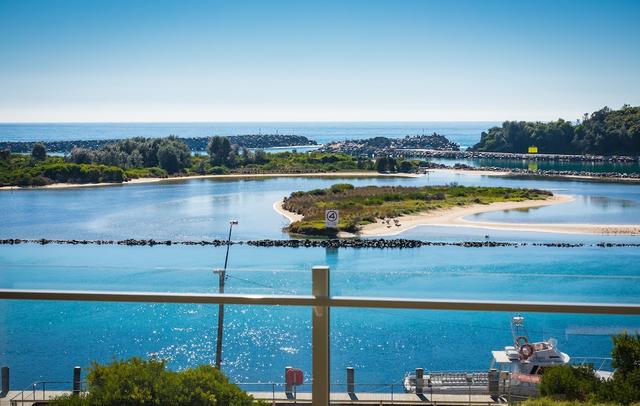 Southbound Escape at the Wharf