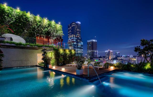 Au Lac Charner Hotel