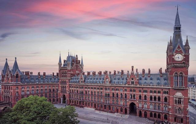 St. Pancras London, Autograph Collection ®