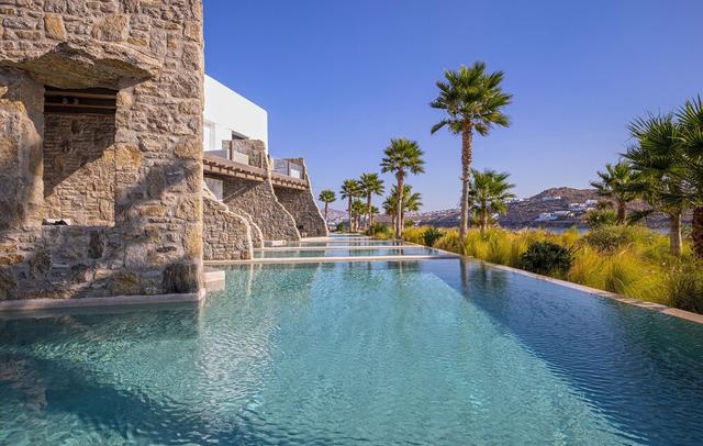 Aeonic Suites and Spa