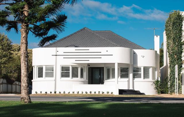 Deco Beach Luxury Apartments