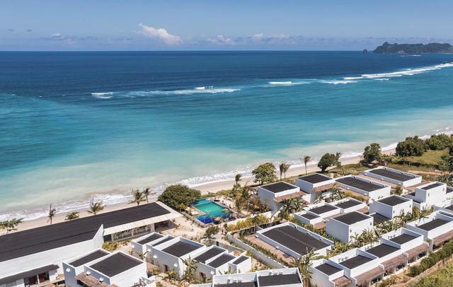 Amber Lombok Beach Resort