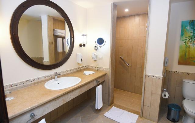 Carols Beau Rivage Hotel