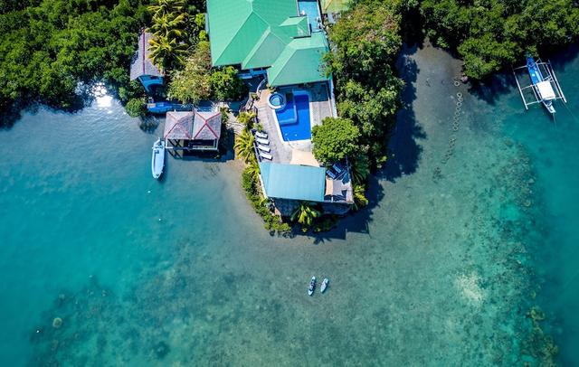 Edgewater Dive & Spa Resort