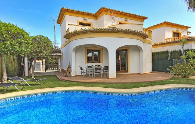 Villa el Palmar With 3 Bedrooms Close to the Beach