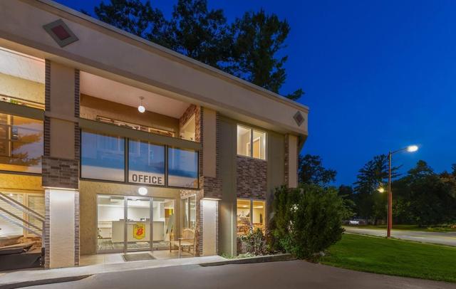 Super 8 by Wyndham Traverse City