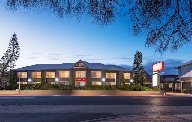 Bellevue on the Lakes