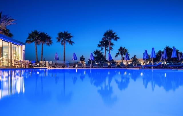 Solimar Aquamarine Resort