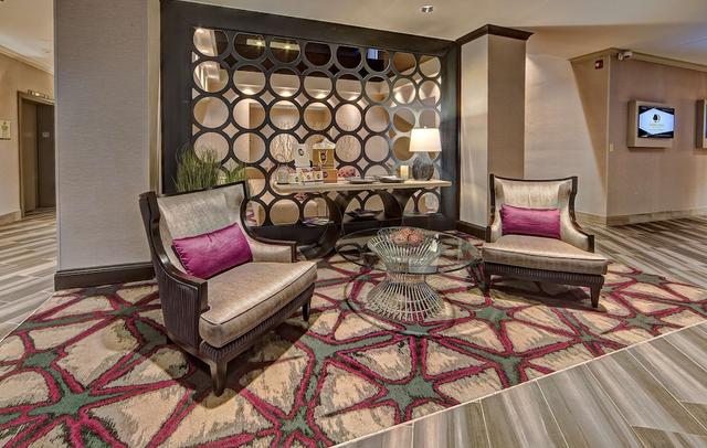 DoubleTree by Hilton Hotel Decatur Riverfront