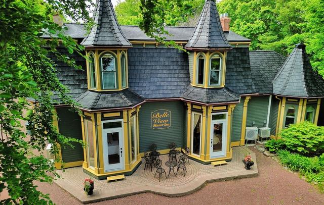 Belle View Manor Inn