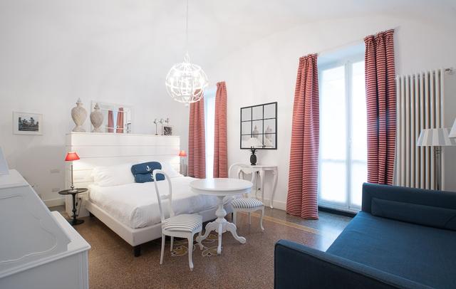 Marina Hotel Charming Rooms