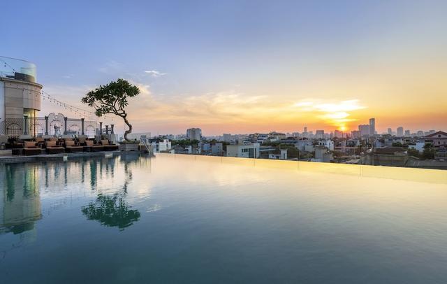 Peridot Grand Luxury Boutique Hotel