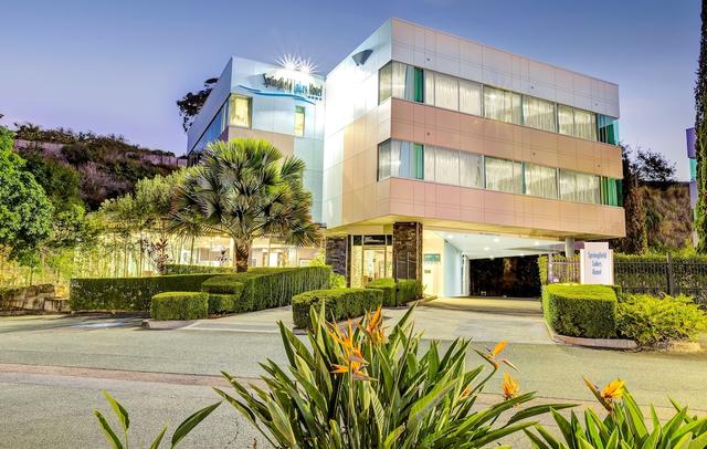 Springfield Lakes Boutique Hotel