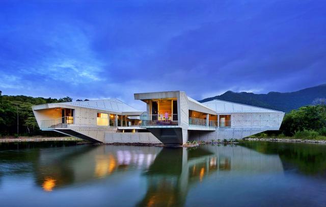 Alkira Award Winning Luxury Holiday Home