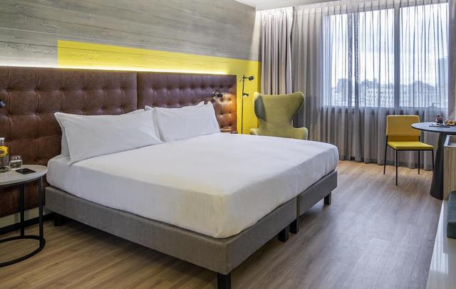 Pullman Santiago El Bosque