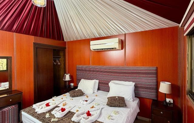 Rum Oasis Luxury Camp