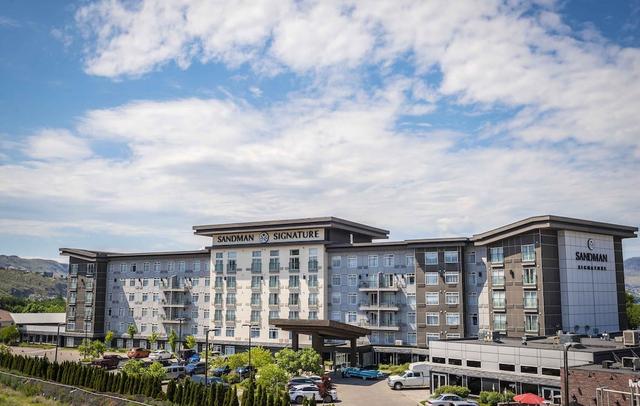 Sandman Signature Kamloops Hotel