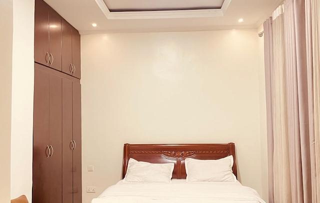 HOTEL DE SILVER BOTIQUE KiGALi