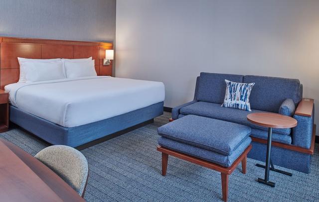 Courtyard by Marriott Detroit Livonia