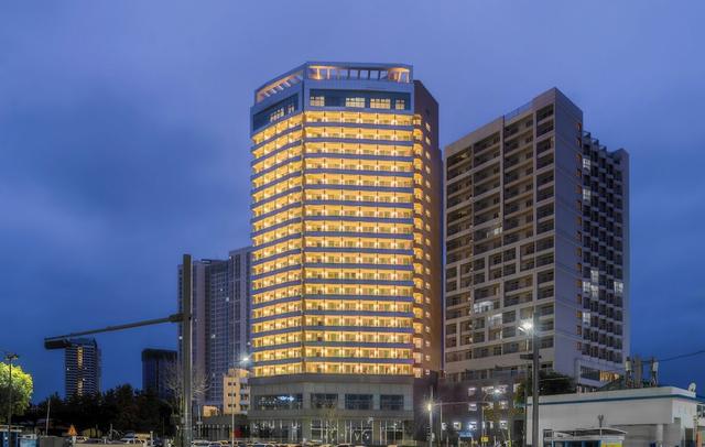 Le Collective SokchoBeach