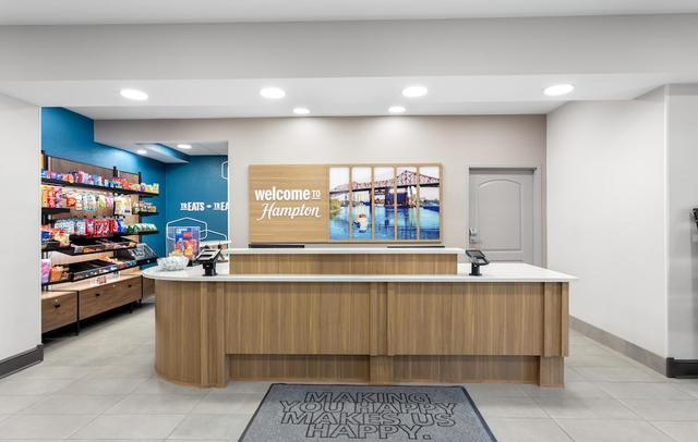 Hampton Inn & Suites Chicago Deer Park