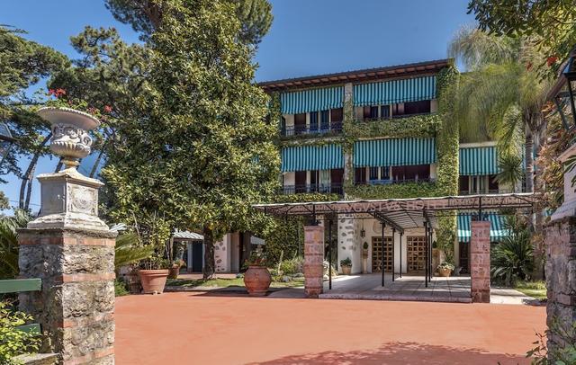 Augustus Hotel & Resort