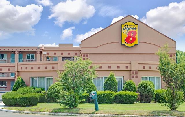 Super 8 by Wyndham Milford/New Haven