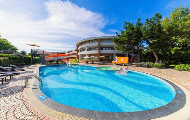 Tao Yuan Golf & Country Club Yaward Resort