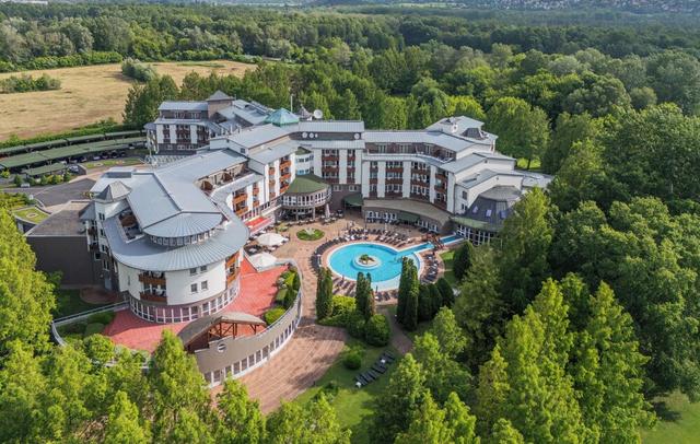 Lotus Therme Hotel & Spa