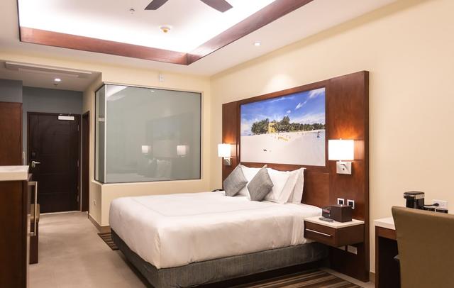 Surfrider Resort Hotel