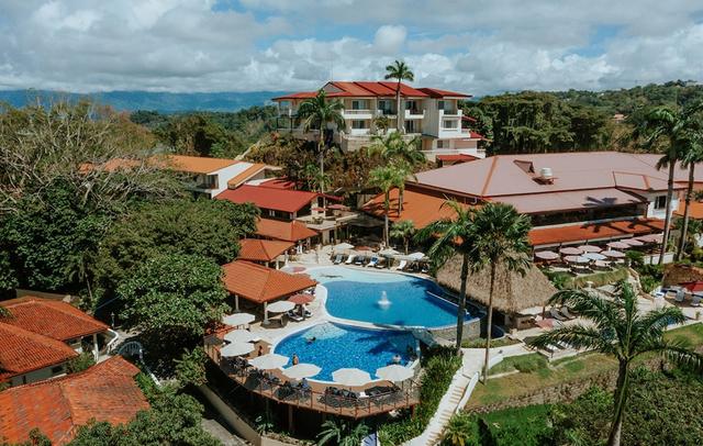Parador Nature Resort and Spa