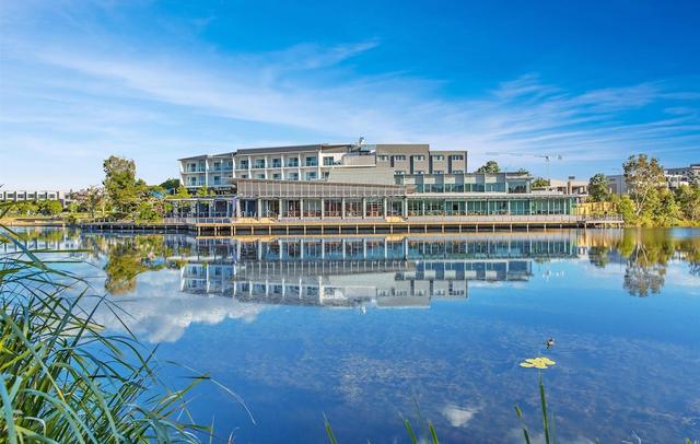 Best Western Plus North Lakes Hotel