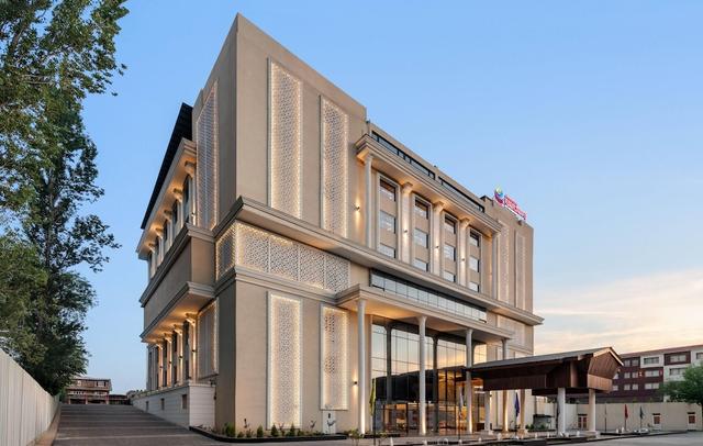Ramada Encore By Wyndham Rajbagh Srinagar
