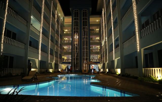 Cowrie Shell Beach Apartments