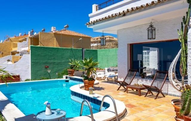 Villa - 4 Bedrooms with Pool, WiFi and Sea views - 107880