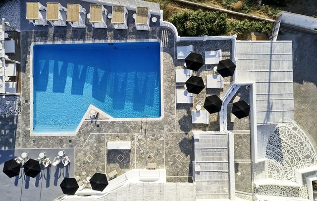 Mr & Mrs White Tinos