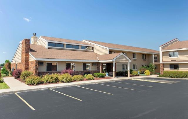 AmericInn by Wyndham West Bend