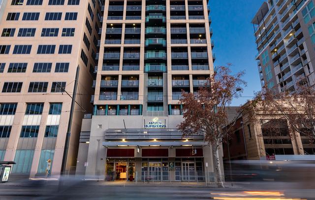 Oaks Adelaide Horizons Suites