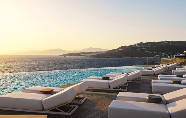 Kouros Hotel & Suites