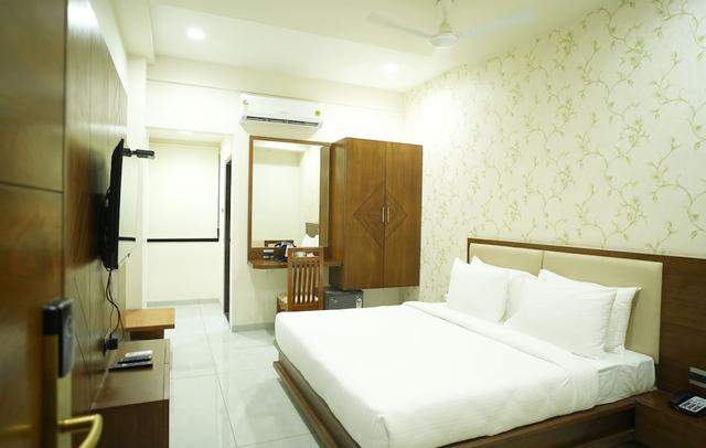 Pam Premium Hotel Vadodara