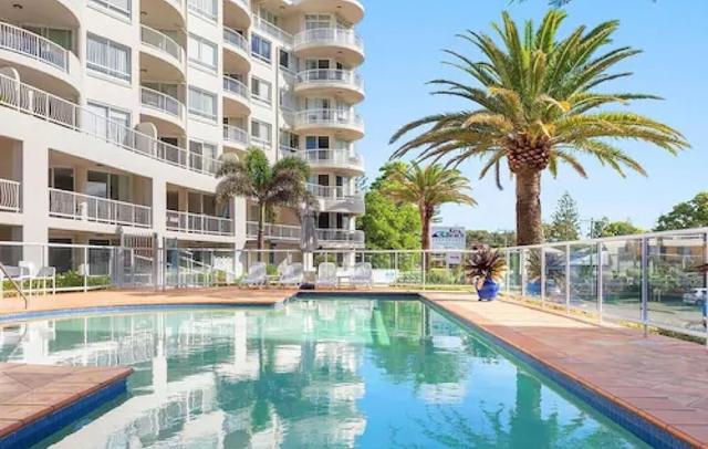 Kirra Beach Apartments