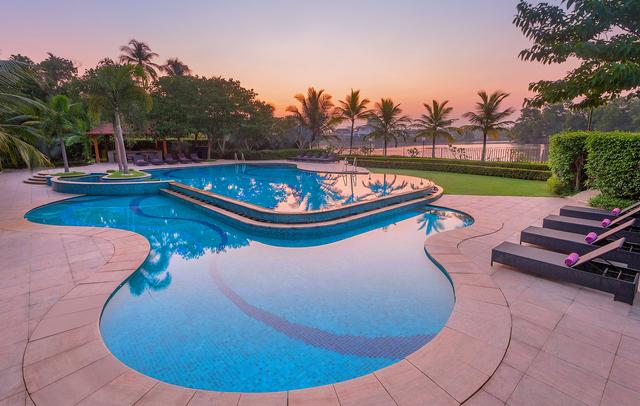 Crowne Plaza Kochi, an IHG Hotel