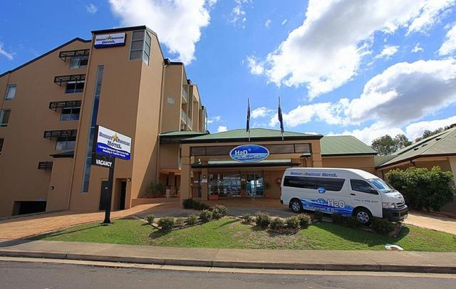 Burnett Riverside Hotel