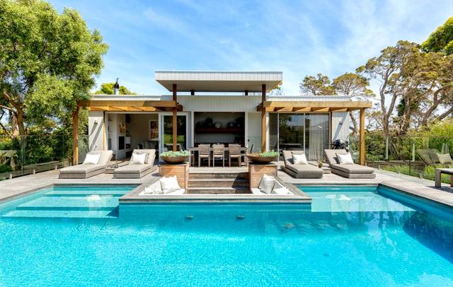 Luxico Victoria on Portsea (Heated Pool)