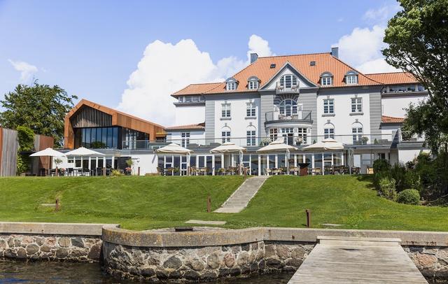 Sixtus Sinatur Hotel og Konference