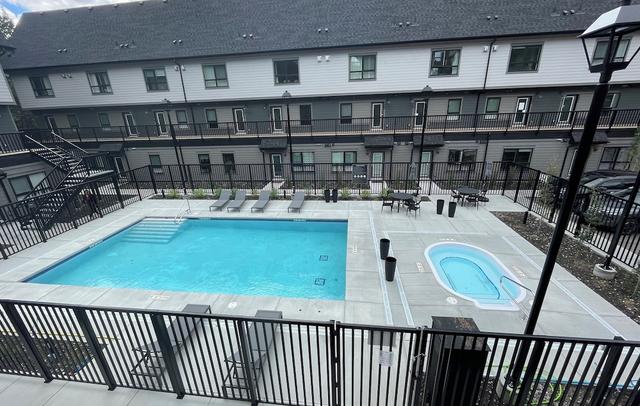 Skyline-Townhouse Combo-AC-Pool-Hot Tub