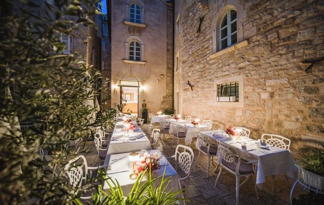 Hotel Vestibul Palace