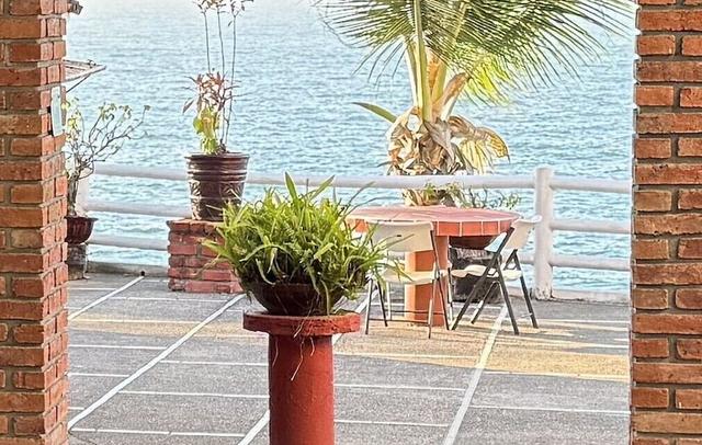 Traditional Sierra Leon Oceanfront Rooms