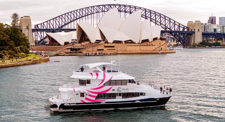 Sydney: Discover the Sparkling Sydney Harbour on a Three-Hour Evening Cruise with Three-Course Dinner & Drinks Package