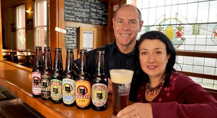 Melbourne: Full-Day Racehorses, Wine & Beer Tour with Morning Tea & Lunch